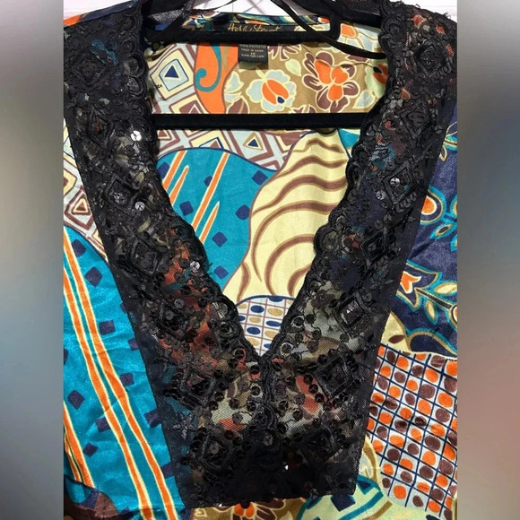 SOLD - ASHLEY STEWART Multi color print shirt with sequined collar. Size 1X - Picture 4 of 6